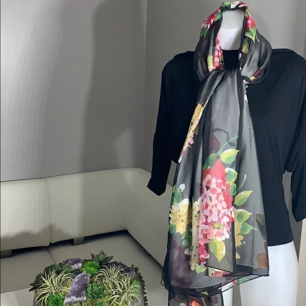 New without tags Hydrangea floral botanical print triple layer shawl scarf
